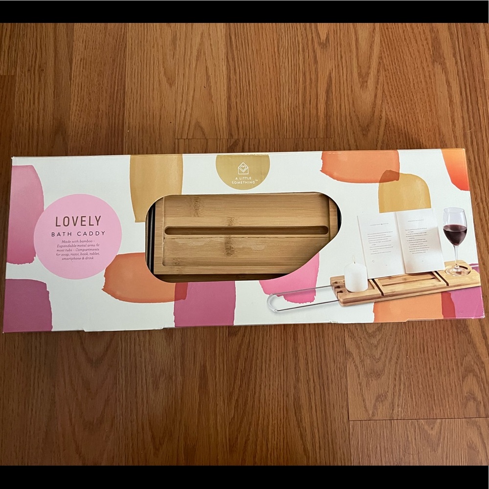 Expandable bamboo bath caddy